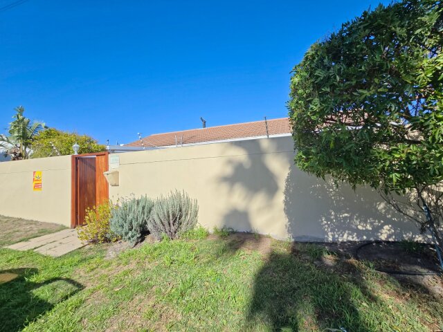<!--[if BLOCK]><![endif]--> 22  Arum road, Table View, Milnerton <!--[if ENDBLOCK]><![endif]-->